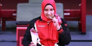 محافظ الشرقية يهنيء "رحاب "بطله رفع الأثقال 2 - جريدة المساء محافظ الشرقية يهنيء "رحاب "بطله رفع الأثقال 1 - جريدة المساء