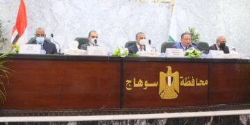 محافظ سوهاج يفتتح الندوة التعريفية لمدرسة المتفوقين للعلوم والتكنولوجيا " stem" 2 - جريدة المساء محافظ سوهاج يفتتح الندوة التعريفية لمدرسة المتفوقين للعلوم والتكنولوجيا " stem" 1 - جريدة المساء