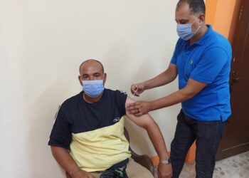 وكيل وزارة الصحة بالشرقية يتابع  تطعيم المواطنين بلقاح كورونا 31 - جريدة المساء