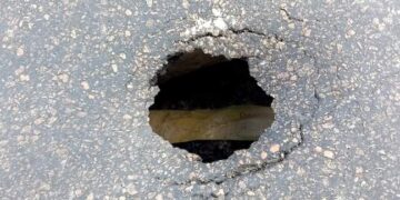 هبوط ارضي علي كورنيش الاسكندرية 1 - جريدة المساء