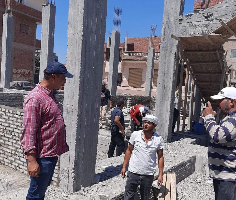 بالصور.. العاملون بمشروعات مبادرة "حياة كريمة" خلايا نحل في مواقع العمل بالشرقية 17 - جريدة المساء