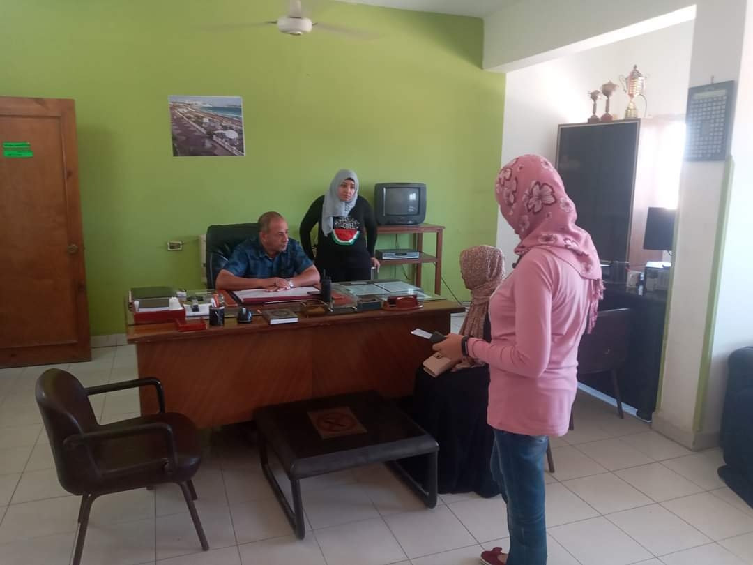 رئيس مدينة القصير يواصل لقاءاته مع المواطنين لحل مشاكلهم   16 - جريدة المساء