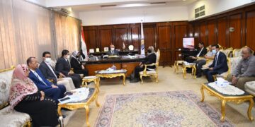 محافظ قنا يستقبل مسئولى مشروع تسريع الاستجابة السكانية بوزارة التنمية المحلية 1 - جريدة المساء