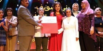 مدرسة "الراهبات" بنقادة تحصد جائزة "أفضل ألحان" فى المهرجان الثالث للفنون المسرحية 1 - جريدة المساء تكريم مدرسة الراهبات بنقادة