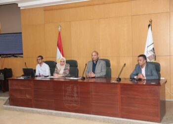 سكرتير عام محافظة بنى سويف يناقش قانون التصالح فى مخالفات البناء ضمن البرنامج التدريبى للعاملين بالوحدات المحلية 21 - جريدة المساء