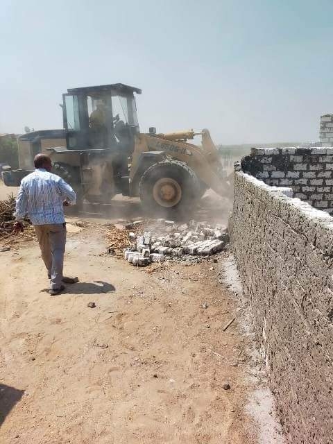 ازالات فوريه للتعدي على الاراضي الزراعيه وأملاك الدوله بالشرقية 19 - جريدة المساء