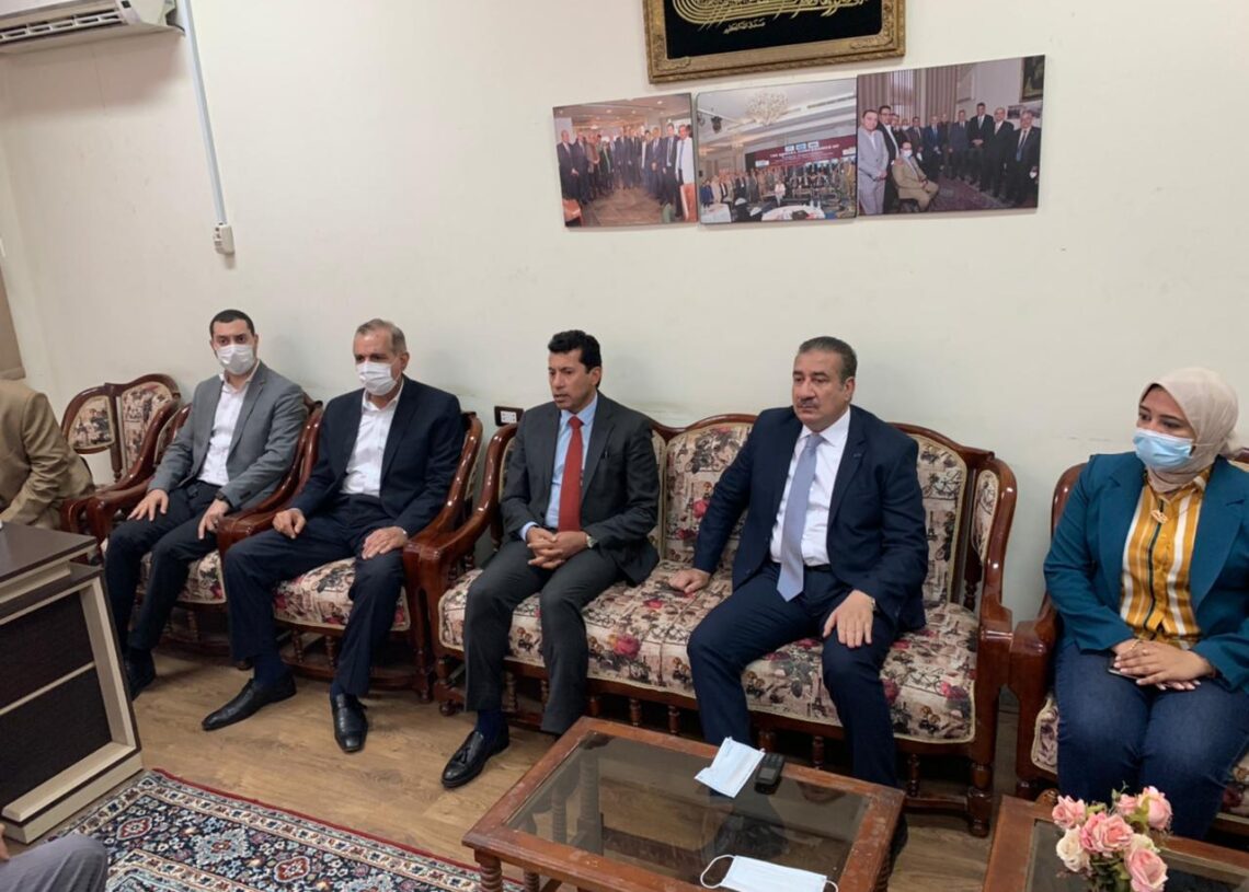 محافظ كفر الشيخ يتابع خروج 4 مصابين بحادث فريق كرة السرعة من غرف العمليات 20 - جريدة المساء محافظ كفر الشيخ يتابع خروج 4 مصابين بحادث فريق كرة السرعة من غرف العمليات 19 - جريدة المساء