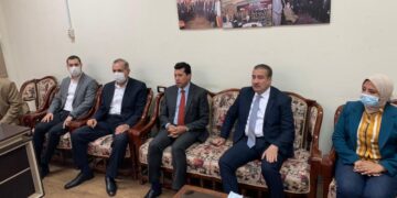 محافظ كفر الشيخ يتابع خروج 4 مصابين بحادث فريق كرة السرعة من غرف العمليات 2 - جريدة المساء محافظ كفر الشيخ يتابع خروج 4 مصابين بحادث فريق كرة السرعة من غرف العمليات 1 - جريدة المساء