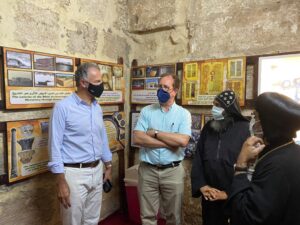 بالصور .. سفير الولايات المتحدة يزور الأماكن السياحية بسوهاج 23 - جريدة المساء