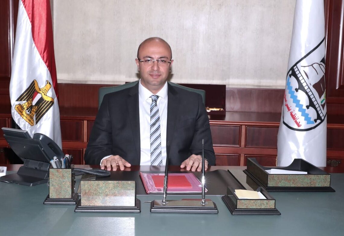 محافظ بنى سويف يهنئ الأطباء المثاليين المكرمين من نقابة الأطباء 19 - جريدة المساء