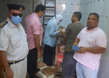 ضبط 54 شيكارة دقيق مجهول المصدر وإزالة 25 إشغالا فى أشمون بالمنوفية 17 - جريدة المساء