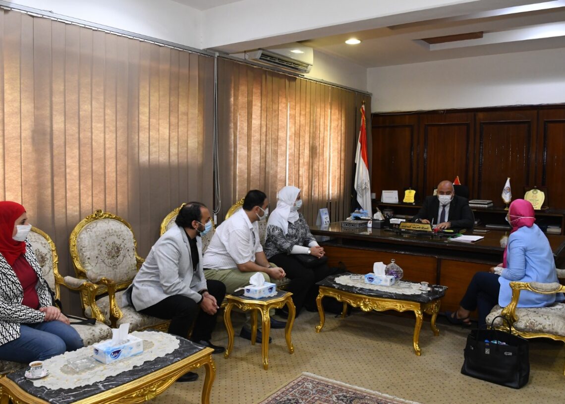 محافظ قنا يستعرض معدلات تنفيذ مشروعات برنامج التنمية المحلية بصعيد مصر 19 - جريدة المساء