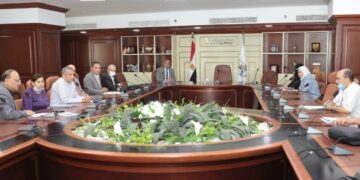 سكرتير عام بنى سويف يناقش سبل تطوير مشروعات الدواجن بشرق النيل 2 - جريدة المساء سكرتير عام بنى سويف يناقش سبل تطوير مشروعات الدواجن بشرق النيل 1 - جريدة المساء