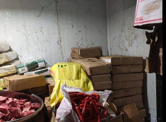 ضبط ٤ إطنان لحوم ودواجن فاسده بالشرقية 19 - جريدة المساء