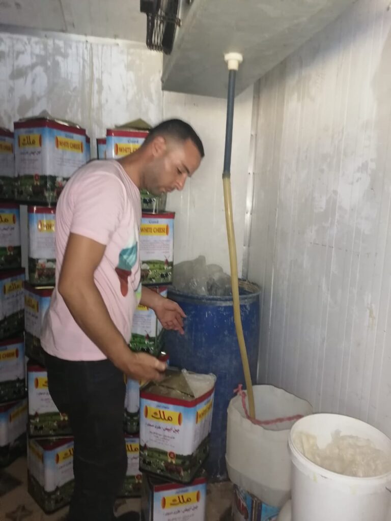 ضبط 6 مصانع مخالفة فى ضربة موجعة للمتلاعبين بصحة المواطنين بالبحيرة 22 - جريدة المساء