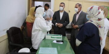 محافظ كفر الشيخ يتابع تلقي العاملين بالديوان لقاح كورونا 1 - جريدة المساء