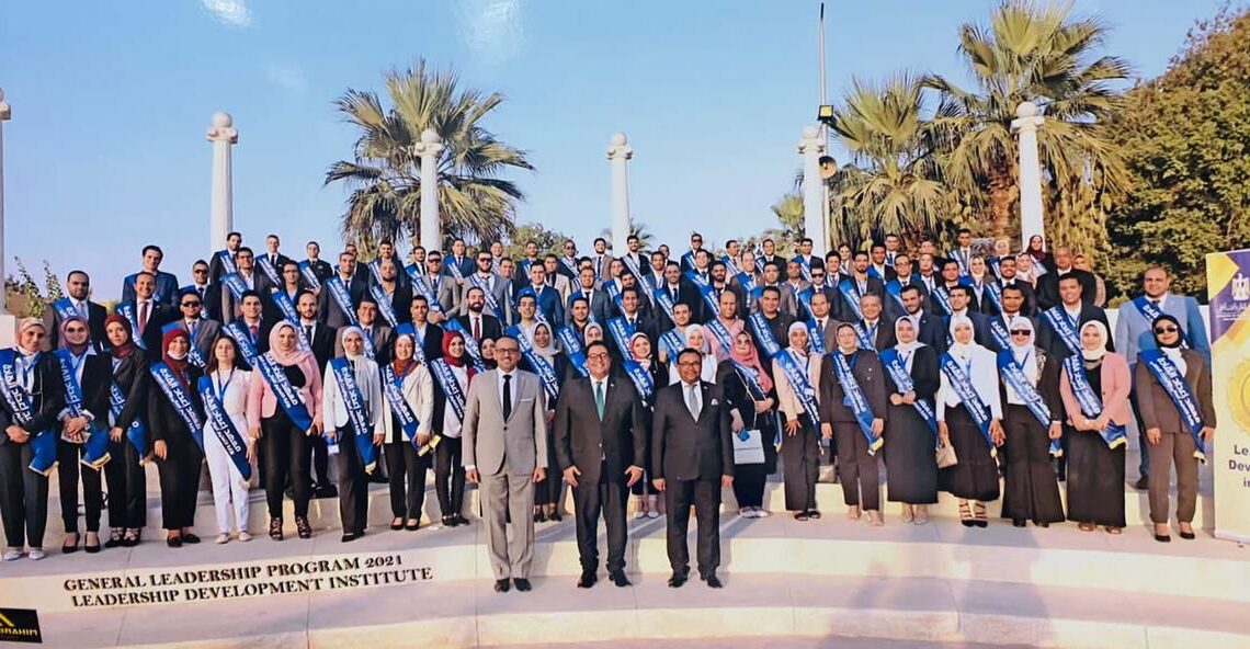 جامعة مطروح تحصد أربعة مراكز متقدمة في إعداد القادة لمعاوني هيئة التدريس 20 - جريدة المساء جامعة مطروح تحصد أربعة مراكز متقدمة في إعداد القادة لمعاوني هيئة التدريس 19 - جريدة المساء