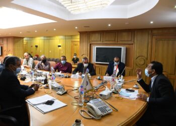 "قنا" تناقش آليات تفعيل قانون المشروعات الصغيرة لتشجيع الاقتصاد غير الرسمى 21 - جريدة المساء