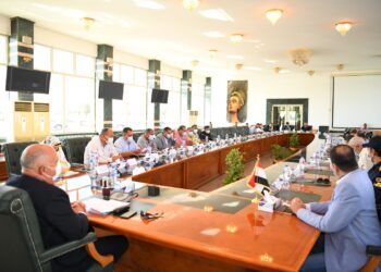 محافظ قنا يعقد اجتماعًا لمتابعة تنفيذ قرار توفيق أوضاع الكنائس 23 - جريدة المساء