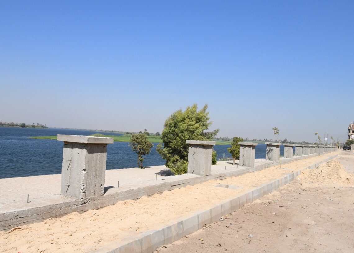 محافظ قنا يوجه بإستكمال كورنيش النيل بقرية "أبوشوشة" 17 - جريدة المساء