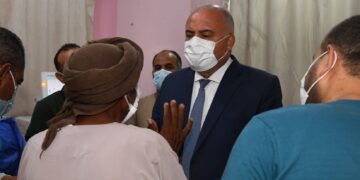 محافظ قنا يتابع انتظام سير العمل بوحدة الغسيل الكلوى بمستشفى أبوتشت 1 - جريدة المساء