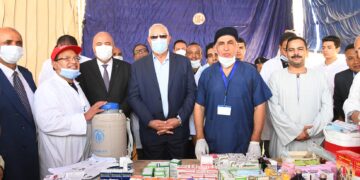 بالصور .. وزير الزراعة ومحافظ قنا يتفقدان أعمال القافلة البيطرية المجانية بقرية المراشدة 1 - جريدة المساء