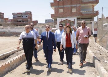 محافظ دمياط تتفقد مشروعات "حياة كريمة" بكفر سعد البلد والمحمدية 28 - جريدة المساء