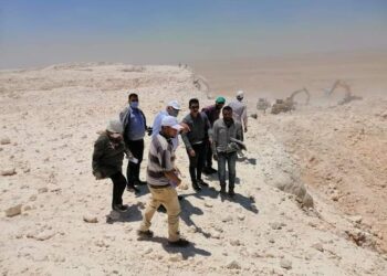 محافظ الوادي يتفقد مشروع الطرق والكباري.. لتعديل مسار النقب العالى 30 - جريدة المساء