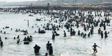 إقبال من المواطنين على شواطئ رأس البر خلال عطلة نهاية الأسبوع 1 - جريدة المساء