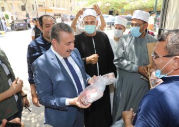 محافظ المنوفية يتفقد الدفعة السادسة لصكوك الأضاحي لتوزيعها على الأسر الأولى بالرعاية ..صور 27 - جريدة المساء