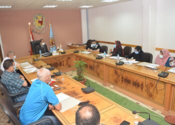 جامعة سوهاج تناقش استعدادات المدن الجامعية للعام الدراسى الجديد 23 - جريدة المساء