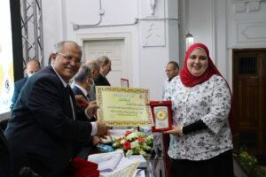 تكريم اثنتين من أعضاء هيئة التدريس بطب المنصورة لفوزهما بلقب الطبيب المثالى 22 - جريدة المساء تكريم اثنتين من أعضاء هيئة التدريس بطب المنصورة لفوزهما بلقب الطبيب المثالى 21 - جريدة المساء