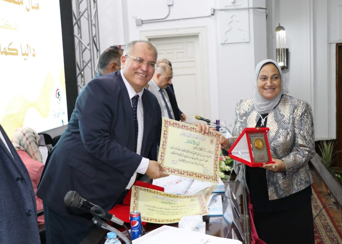 تكريم اثنتين من أعضاء هيئة التدريس بطب المنصورة لفوزهما بلقب الطبيب المثالى 18 - جريدة المساء تكريم اثنتين من أعضاء هيئة التدريس بطب المنصورة لفوزهما بلقب الطبيب المثالى 17 - جريدة المساء