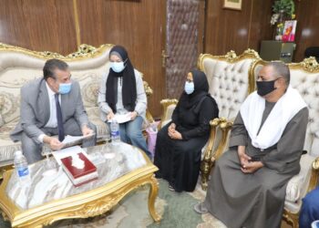 محافـظ المنوفية يلتقى عددا من المواطنين الأكثر احتياجا .. ويقرر صرف مساعدات مالية عاجلة لهم 33 - جريدة المساء