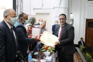 بالصور .. تكريم الأطباء المثاليين بالأقصر 20 - جريدة المساء