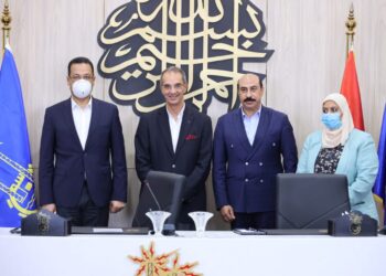 تطوير البنية المعلوماتية ورفع كفاءة الاتصالات والانترنت بقرى حياة كريمة 27 - جريدة المساء