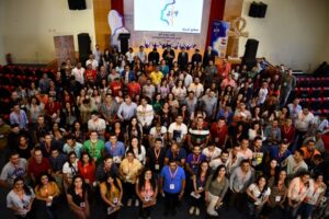 البابا تواضروس و وزير الشباب فى لقاء خاص مع شباب ملتقي لوجوس 23 - جريدة المساء