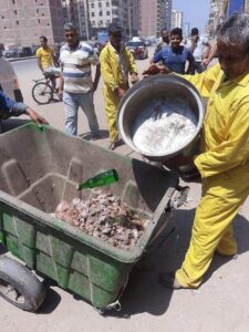 بالصور .. غلق مطعم شهير بالشرقية وإحالة صاحبه للنيابة العامة 23 - جريدة المساء