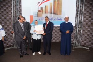 بالصور .. محافظ مطروح يكرم أوائل الشهادات العامة والمتميزين من الطلاب 24 - جريدة المساء