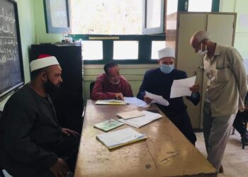 بالصور.. رئيس المنطقة الأزهرية بالبحر الأحمر يتابع امتحانات الدور الثانى 25 - جريدة المساء