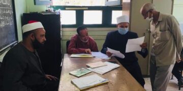 بالصور.. رئيس المنطقة الأزهرية بالبحر الأحمر يتابع امتحانات الدور الثانى 1 - جريدة المساء