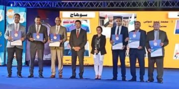 أشرف صبحى يكرم مركز شباب "الساحة" بسوهاج كأفضل مركز على مستوى الجمهورية 1 - جريدة المساء