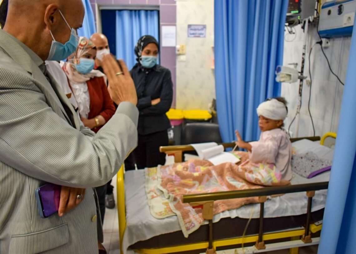 وكيل وزارة الصحة بالشرقية يطمئن على الطفلة ضحية جريمة "الاغتصاب" 17 - جريدة المساء