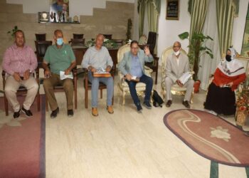 "فودة" يناقش الموقف التنفيذى لمشروعات الخطة الاستثمارية بجنوب سيناء 17 - جريدة المساء