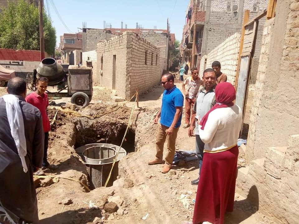 منسق "حياة كريمة" يتفقد مشروعات المبادرة فى قرى "ملوى" 20 - جريدة المساء منسق "حياة كريمة" يتفقد مشروعات المبادرة فى قرى "ملوى" 19 - جريدة المساء