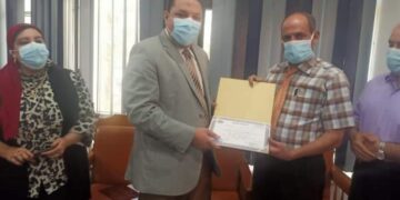 وكيل صحة المنوفية يكرم قيادات المديرية والعاملين بالطب العلاجى 1 - جريدة المساء