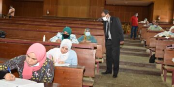 ٢٤٠ طالب يؤدون امتحانات الماجستير المهني MBA بجامعة سوهاج 1 - جريدة المساء