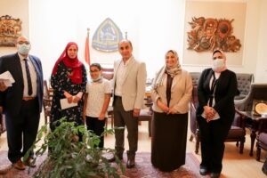 رئيس جامعة الزقازيق يهنئ الفائزات بمنحة وزارة التضامن الاجتماعى "حاضنات الفائقين " 21 - جريدة المساء