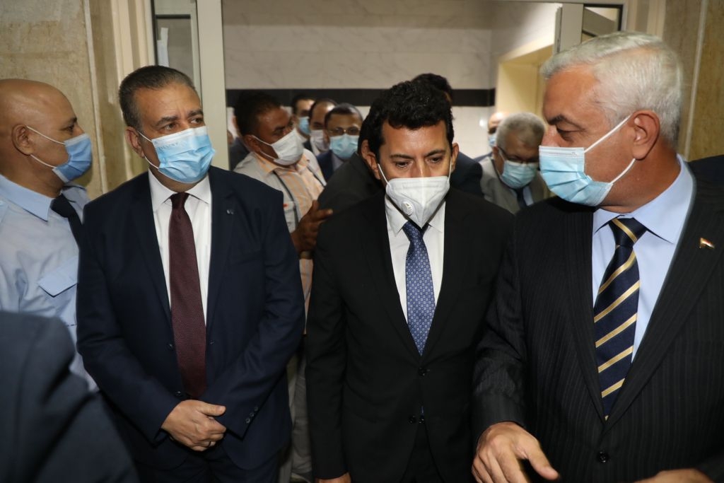 محافظ المنوفية ووزير الشباب ورئيس الجامعة يطمئنون على أعضاء فريق كرة السرعة بمستشفى الجامعة بشبين الكوم 19 - جريدة المساء