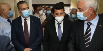 محافظ المنوفية ووزير الشباب ورئيس الجامعة يطمئنون على أعضاء فريق كرة السرعة بمستشفى الجامعة بشبين الكوم 1 - جريدة المساء